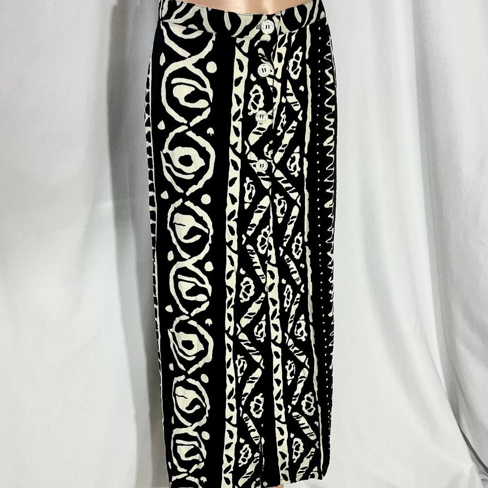 California Influence Sz 6 Maxi-Midi Vintage Rayon Black and Off-Whlte Skirt